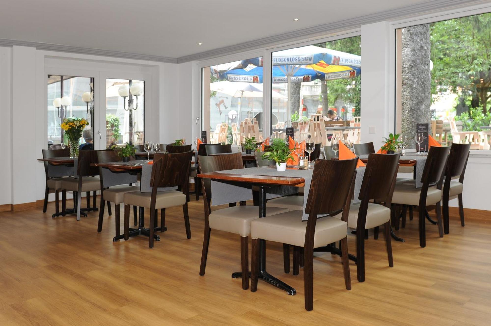 סן-מוריס La Dent-Du-Midi Hotel & Restaurant מראה חיצוני תמונה